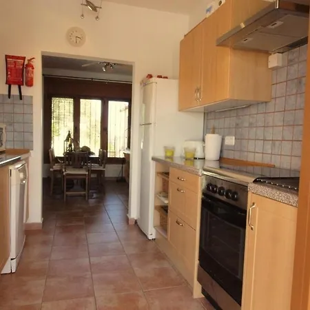 Caules Sleeps 6 Pool Wifi Villa
