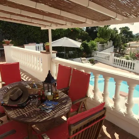 Caules Sleeps 6 Pool Wifi